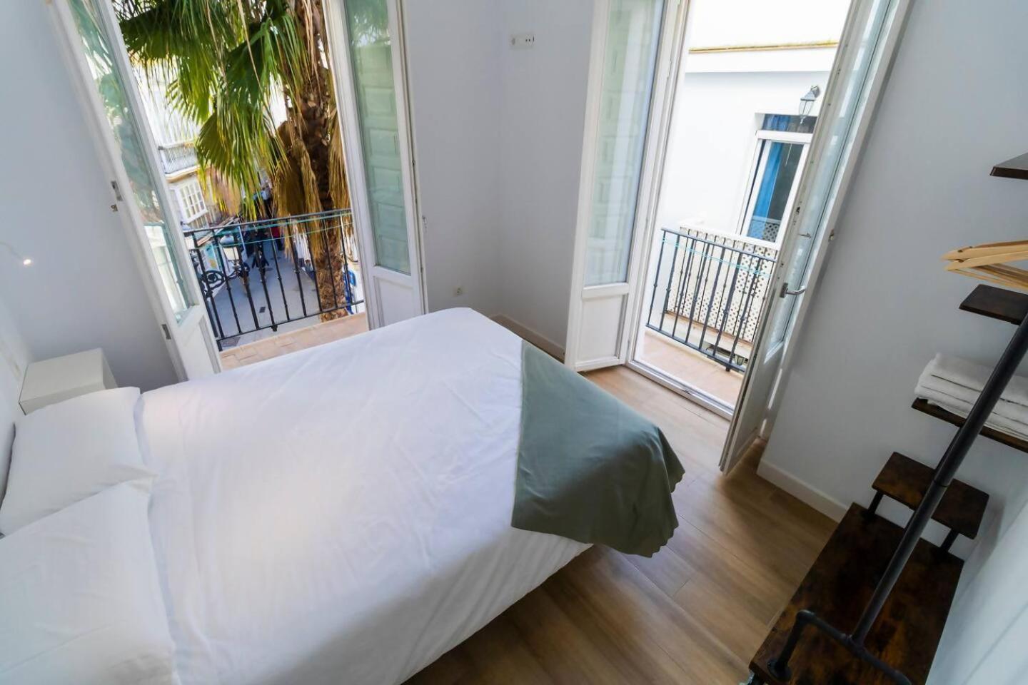 Apartamentos La Cruz Verde كاديز الغرفة الصورة