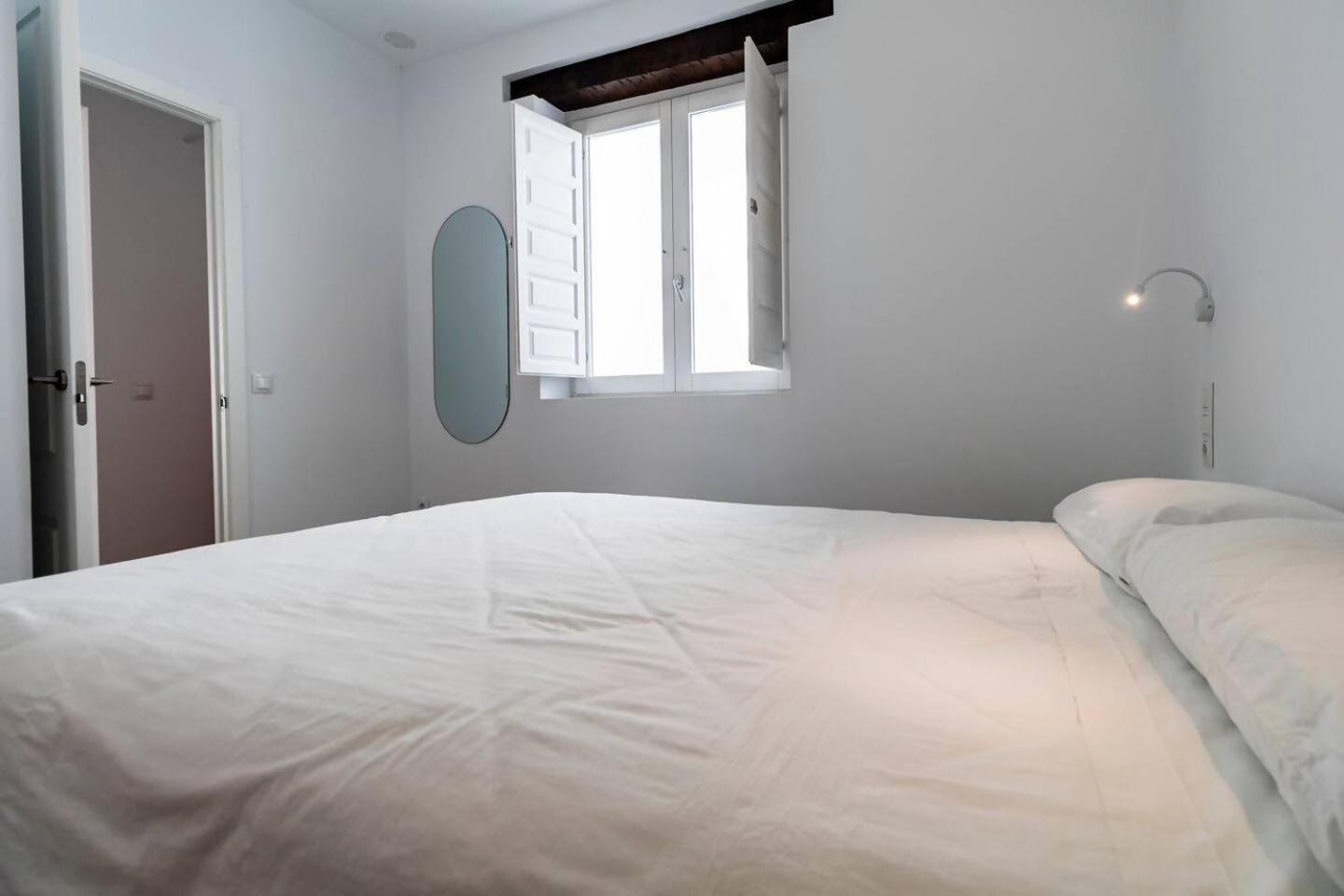 Apartamentos La Cruz Verde كاديز الغرفة الصورة