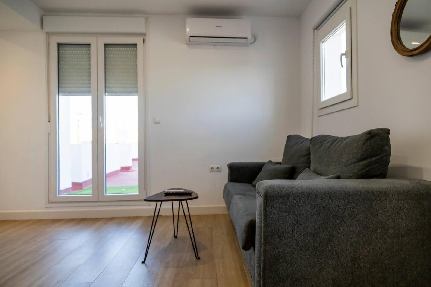 Apartamentos La Cruz Verde كاديز الغرفة الصورة