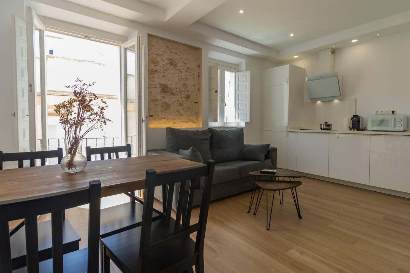 Apartamentos La Cruz Verde كاديز الغرفة الصورة