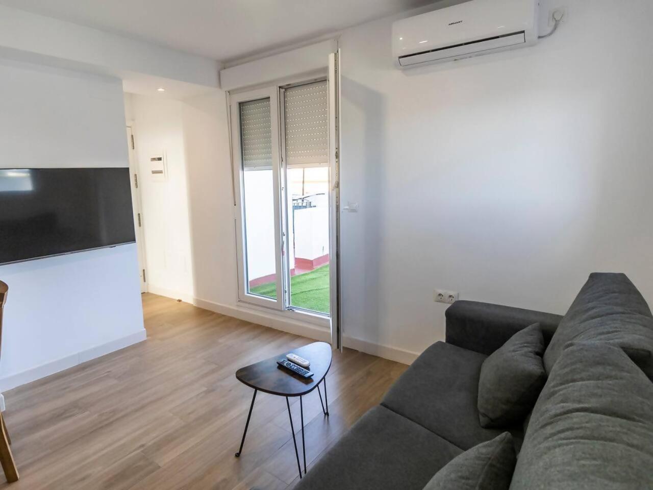 Apartamentos La Cruz Verde كاديز الغرفة الصورة