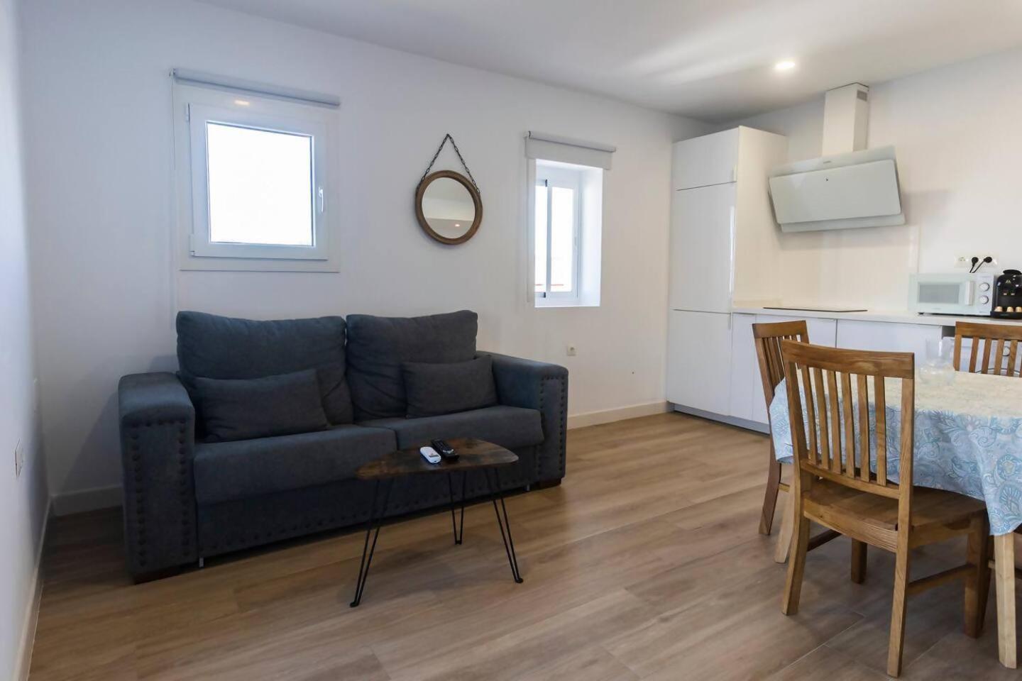 Apartamentos La Cruz Verde كاديز الغرفة الصورة