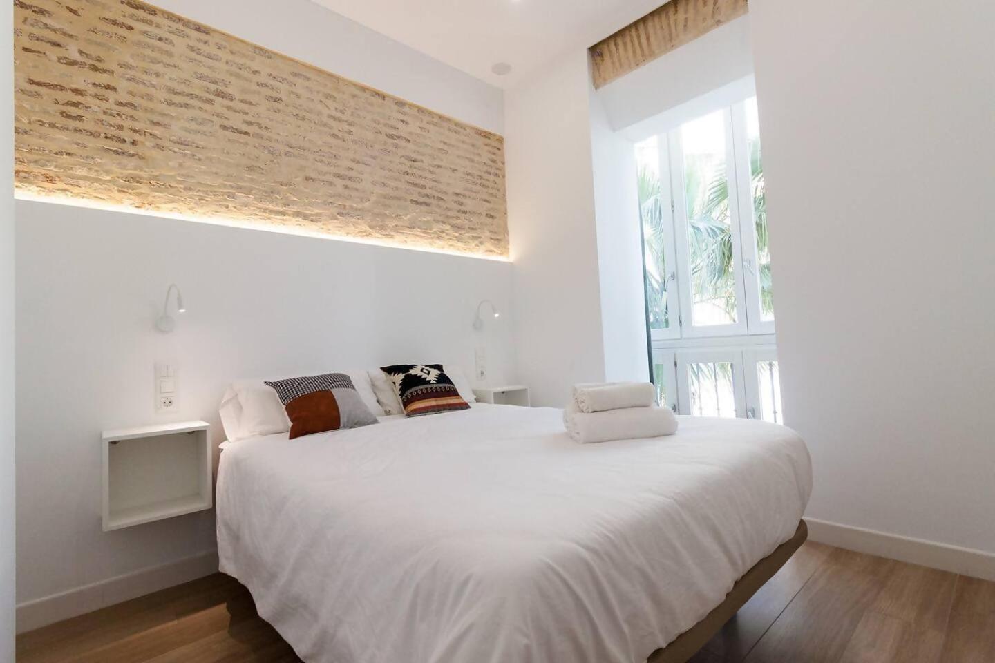 Apartamentos La Cruz Verde كاديز الغرفة الصورة