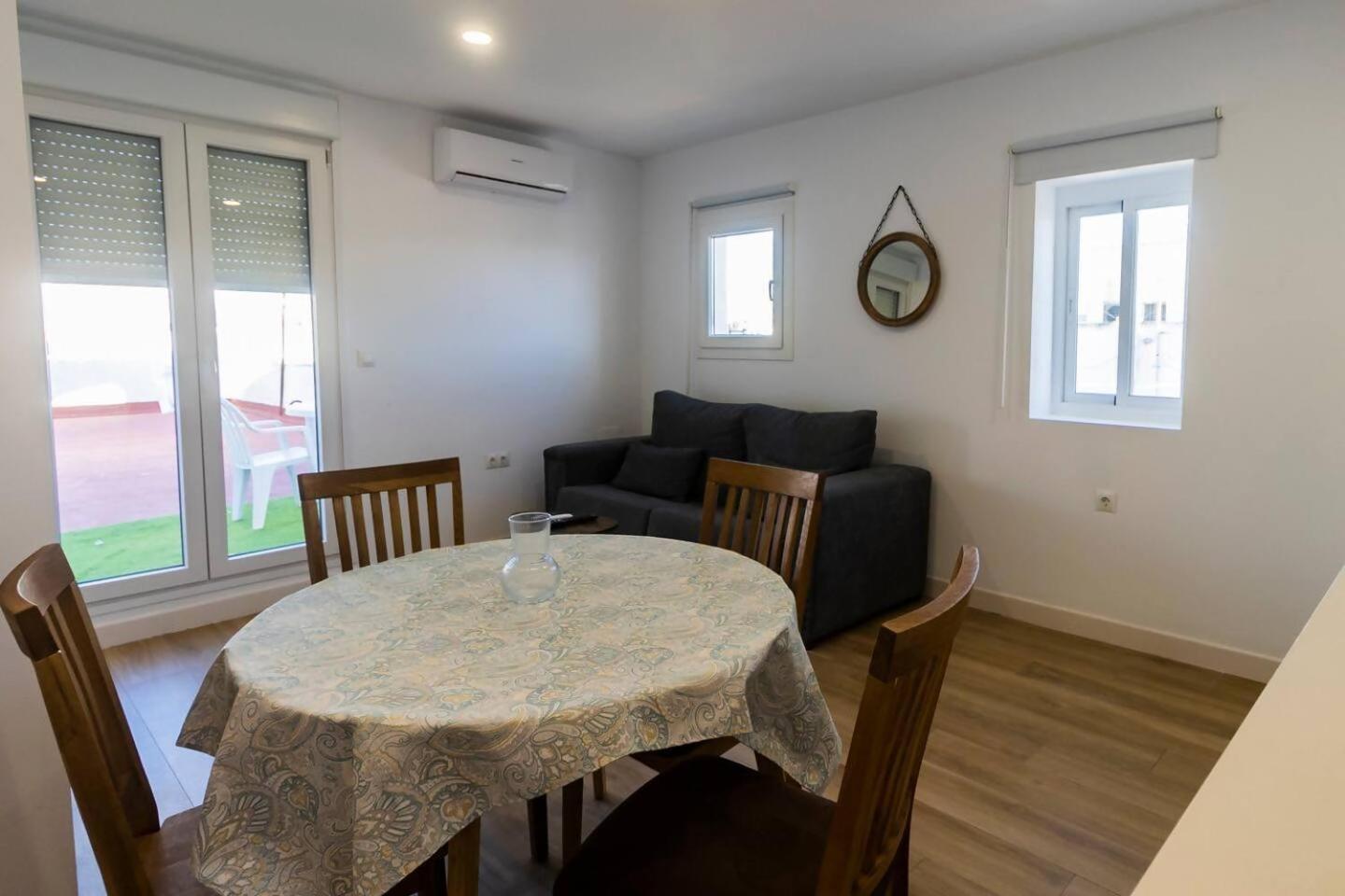 Apartamentos La Cruz Verde كاديز الغرفة الصورة