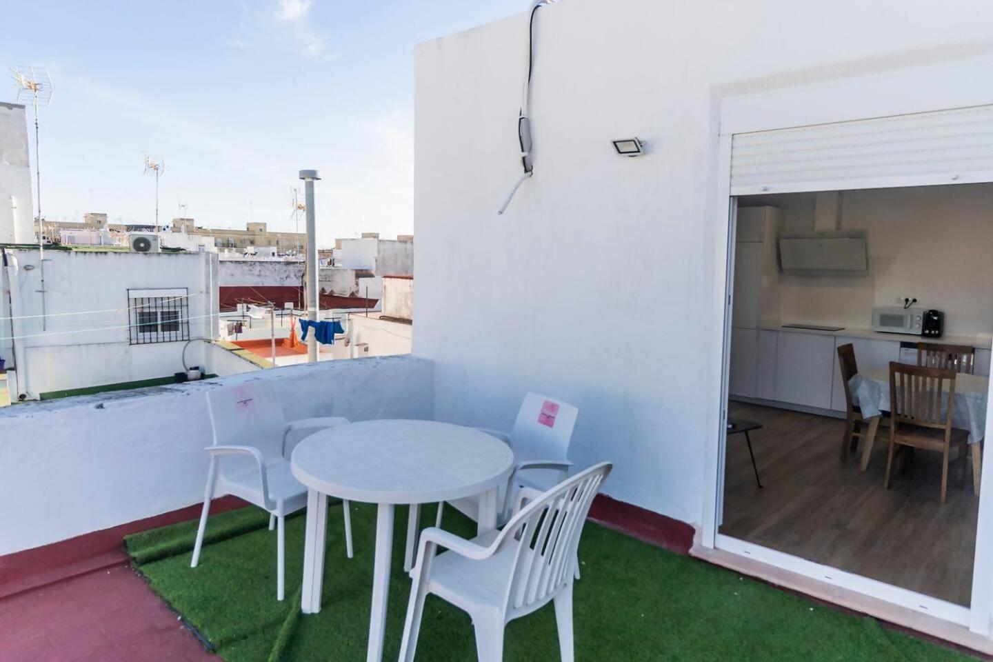 Apartamentos La Cruz Verde كاديز الغرفة الصورة