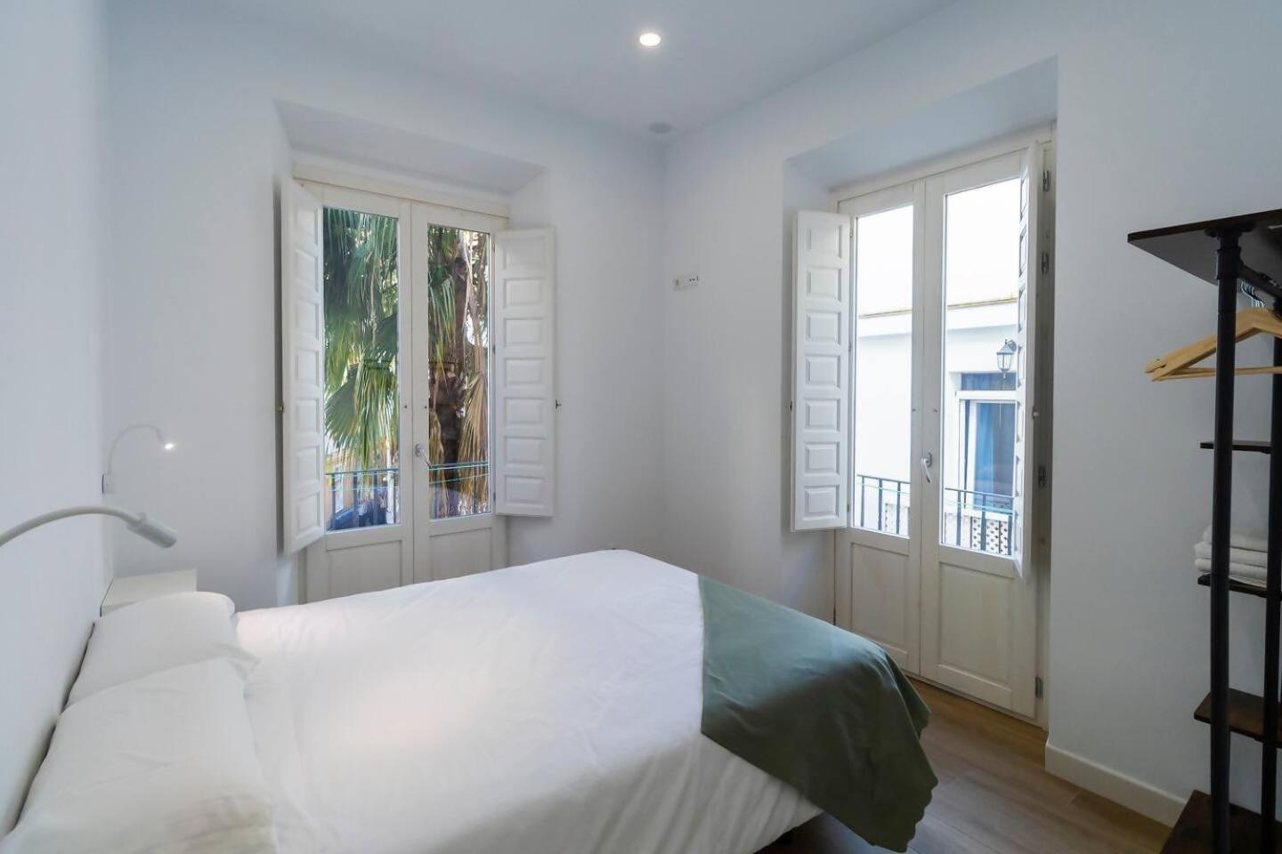 Apartamentos La Cruz Verde كاديز الغرفة الصورة
